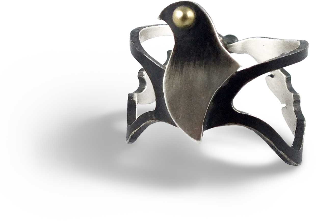 Oxidized silver ring with pearl featuring Picasso-inspired design elements